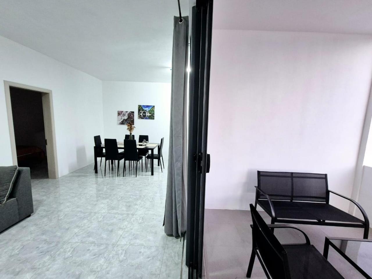 Skyview Apartment- Rooftop Penthouse With Sunset & Sea Views Flic en Flac Экстерьер фото