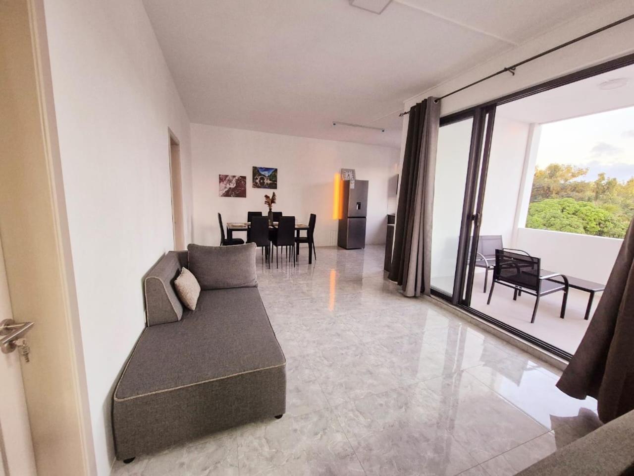 Skyview Apartment- Rooftop Penthouse With Sunset & Sea Views Flic en Flac Экстерьер фото